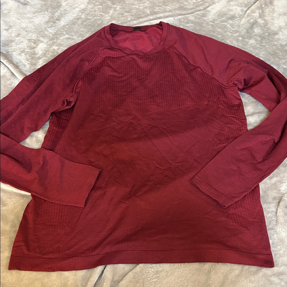 Lululemon men’s metal vent tech long sleeve tee